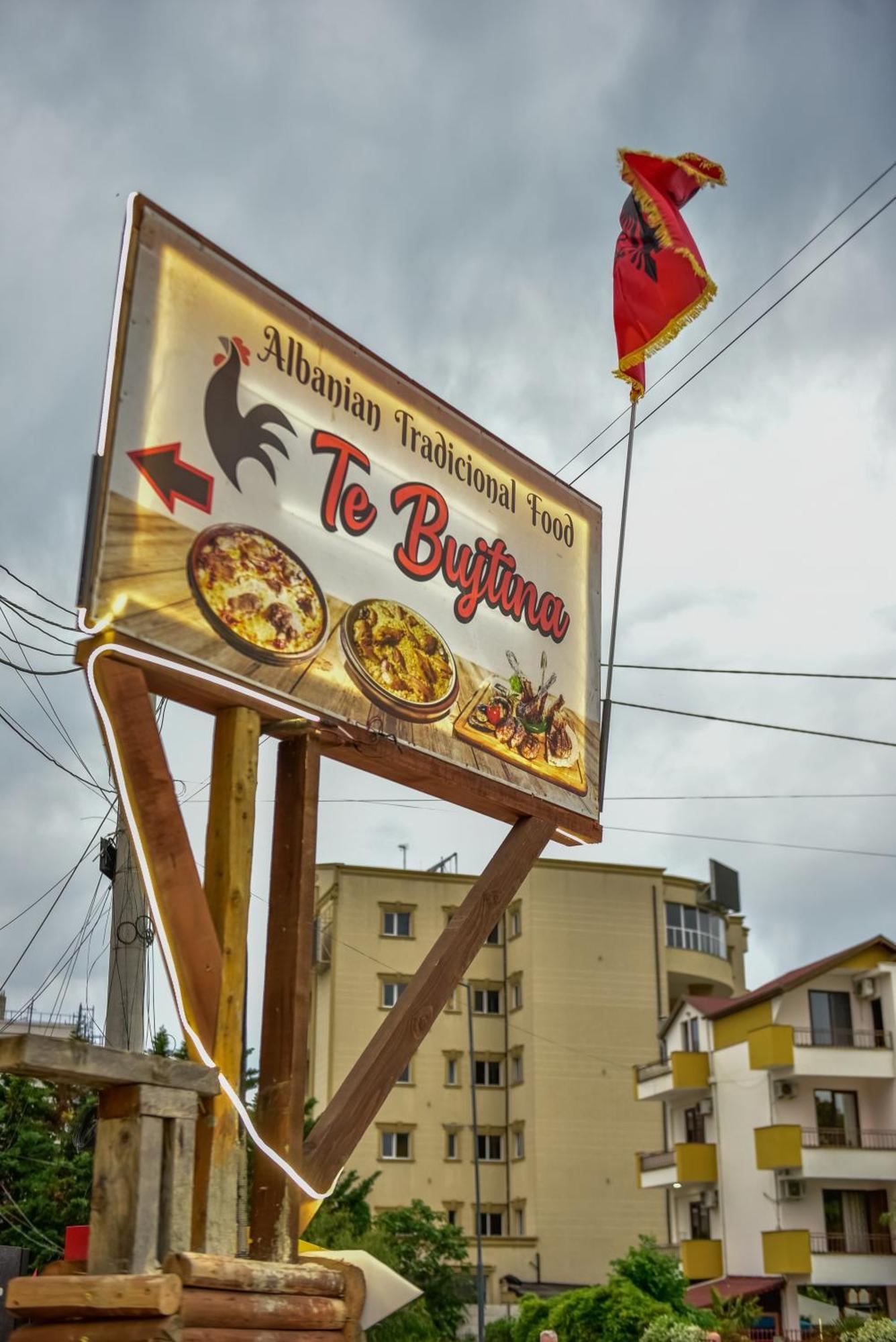 Te Bujtina Hotel- Cozy Stay With Traditional Breakfast Near Beach Голем Экстерьер фото