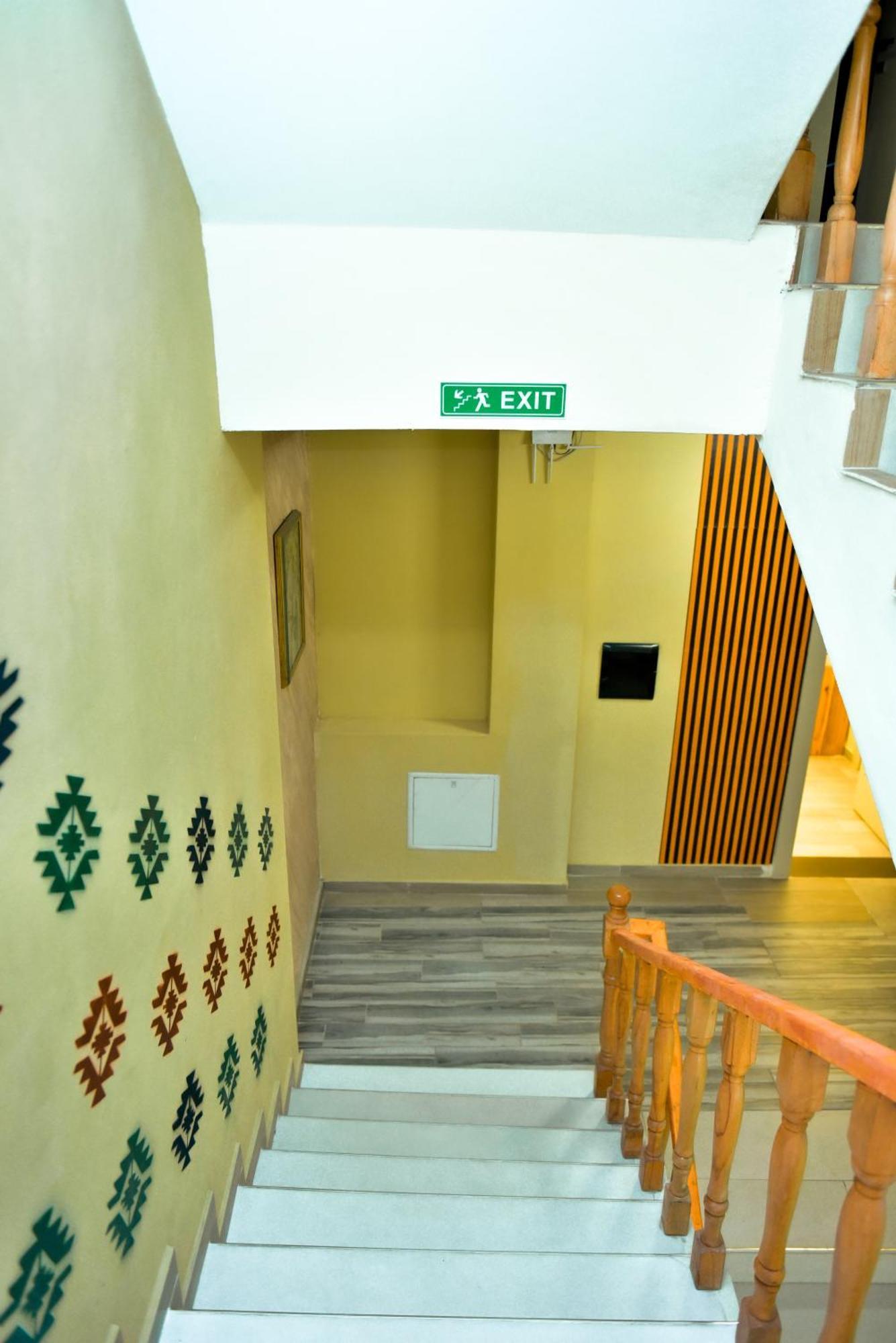 Te Bujtina Hotel- Cozy Stay With Traditional Breakfast Near Beach Голем Экстерьер фото