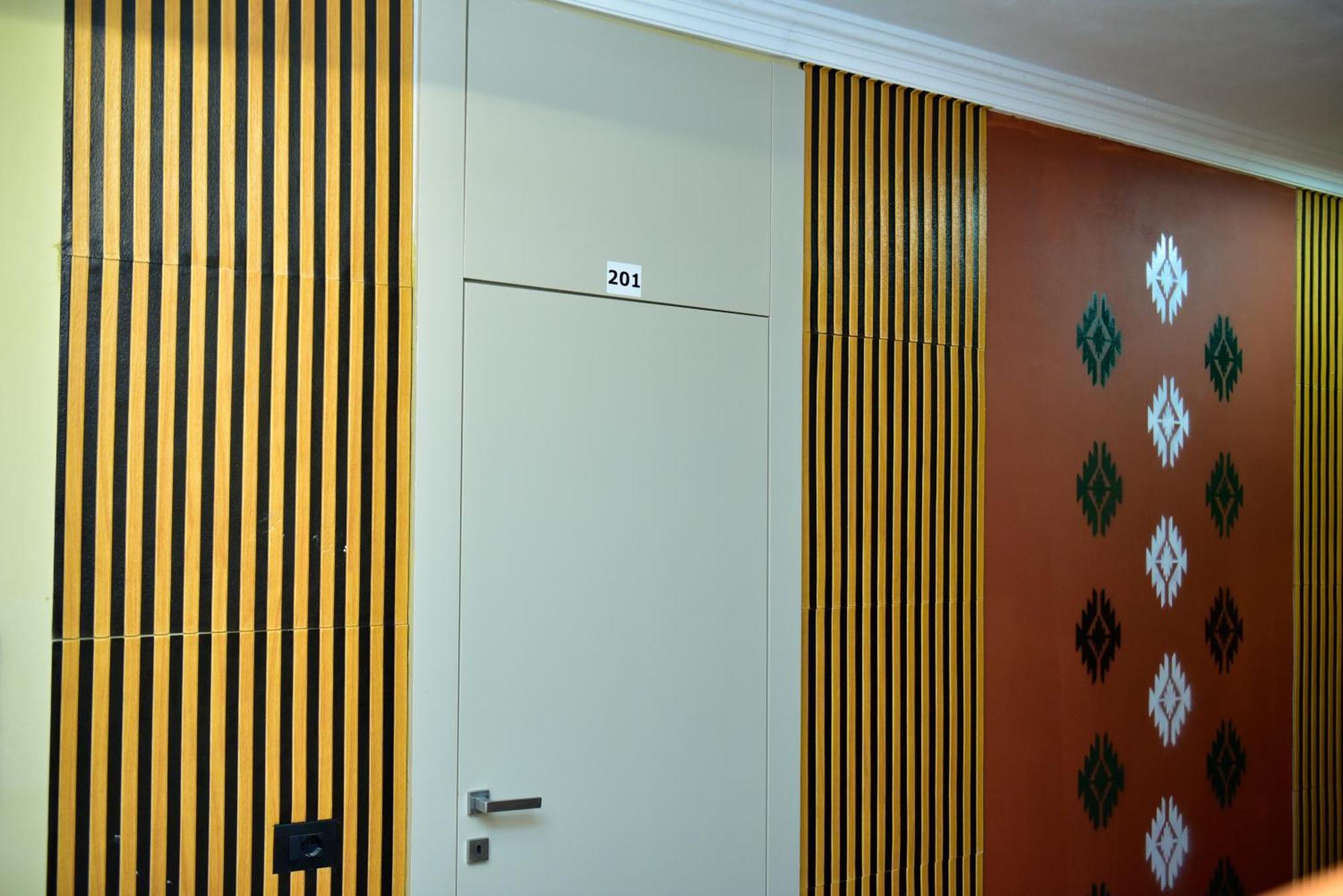 Te Bujtina Hotel- Cozy Stay With Traditional Breakfast Near Beach Голем Экстерьер фото