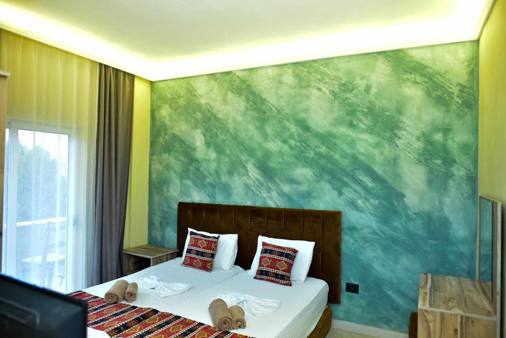 Te Bujtina Hotel- Cozy Stay With Traditional Breakfast Near Beach Голем Экстерьер фото